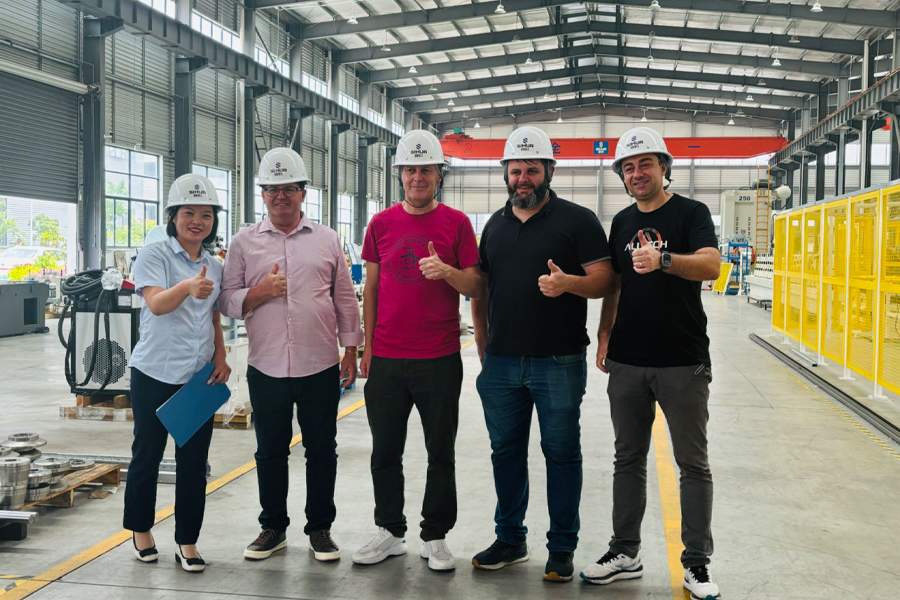 Vào ngày 31 tháng 5 năm 2024, một khách hàng Brazil đã đến thăm