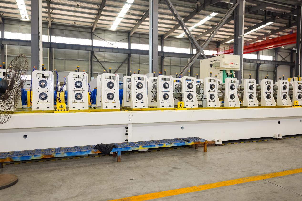 Máy tiện CNC cao cấp đến từ Nhật Bản đã trải qua một đợt nâng cấp lớn! Độ chính xác tối ưu mang lại sức mạnh cho hoạt động sản xuất có độ chính xác toàn cầu.